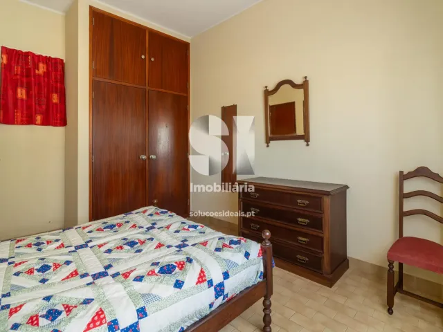 Moradia > T6 - Vieira de Leiria, Marinha Grande, Leiria - Miniatura: 17/49