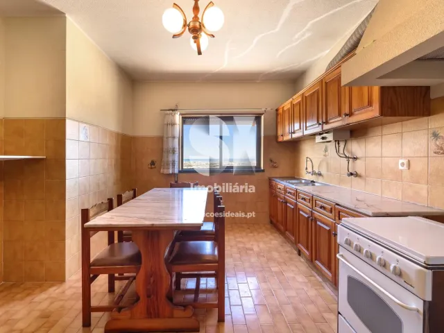 Moradia > T6 - Vieira de Leiria, Marinha Grande, Leiria - Miniatura: 46/49