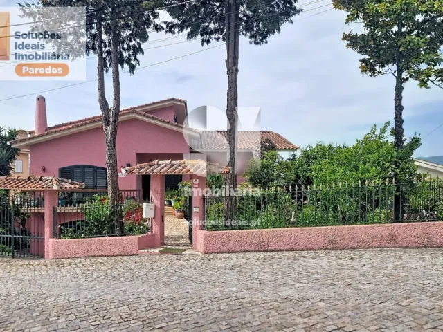 Moradia T5 - Sobreira, Paredes, Porto