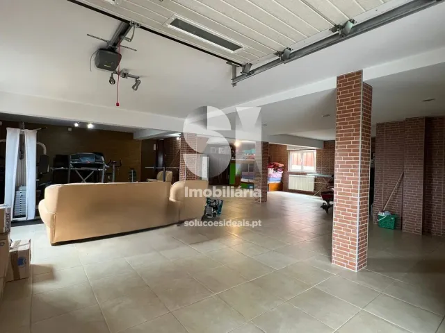 Moradia T6 - Vieira de Leiria, Marinha Grande, Leiria - Miniatura: 35/43