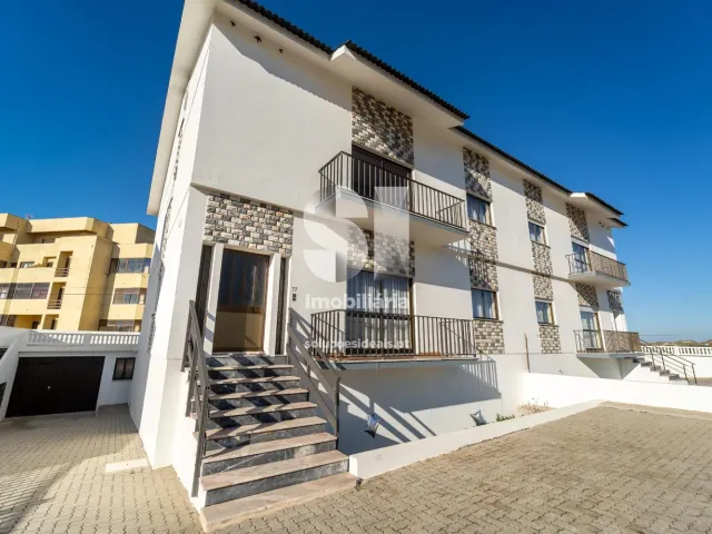 Moradia > T6 - Vieira de Leiria, Marinha Grande, Leiria - Miniatura: 2/35