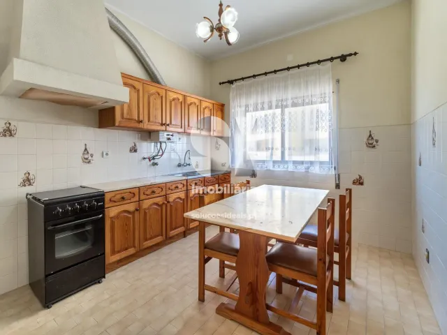 Moradia > T6 - Vieira de Leiria, Marinha Grande, Leiria - Miniatura: 14/35