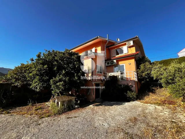 Moradia T5 - Adoufe e Vilarinho de Samard�, Vila Real, Vila Real - Miniatura: 40/49