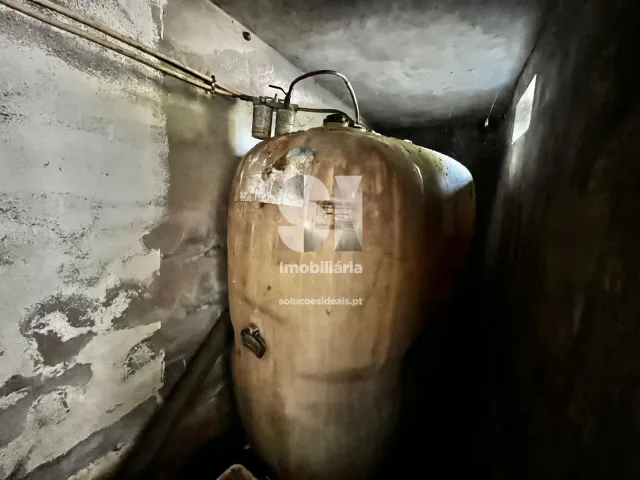 Moradia T5 - Adoufe e Vilarinho de Samard�, Vila Real, Vila Real - Miniatura: 45/49