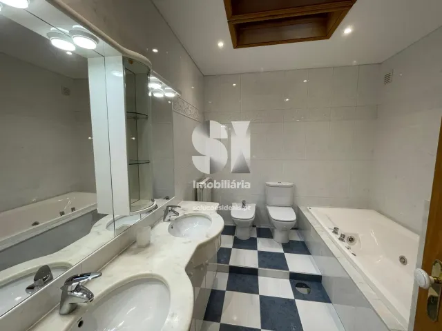 Moradia T6 - Maia, Maia, Porto - Miniatura: 35/45