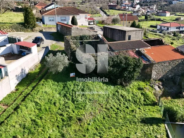 Moradia T0 - S�o Martinho de Antas e Paradela de Gui�es, Sabrosa, Vila Real - Miniatura: 8/18