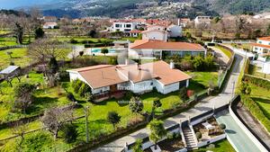 Moradia T3 - Adoufe e Vilarinho de Samard, Vila Real, Vila Real