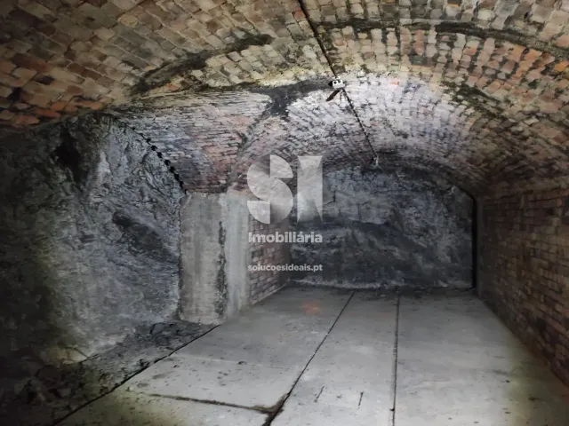 Armaz�m T0 - Arcos, Anadia, Aveiro - Miniatura: 13/32