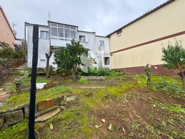 Moradia T2 - Sanfins do Douro, Alij�, Vila Real - Miniatura: 1/22