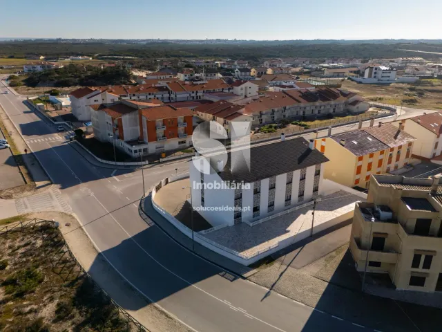 Moradia > T6 - Vieira de Leiria, Marinha Grande, Leiria - Miniatura: 2/49