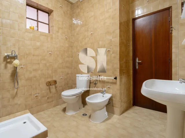 Moradia > T6 - Vieira de Leiria, Marinha Grande, Leiria - Miniatura: 13/49