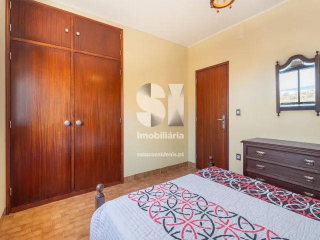 Moradia > T6 - Vieira de Leiria, Marinha Grande, Leiria - Miniatura: 42/49