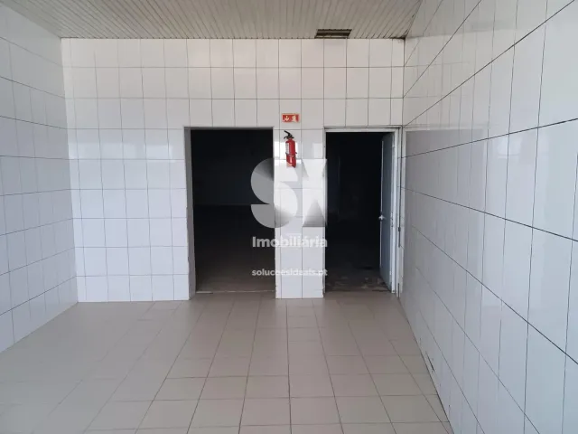 Com�rcio T0 - S�o Miguel de Poiares, Vila Nova de Poiares, Coimbra - Miniatura: 5/15