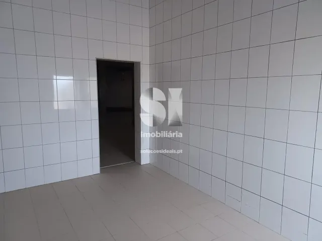 Com�rcio T0 - S�o Miguel de Poiares, Vila Nova de Poiares, Coimbra - Miniatura: 13/15