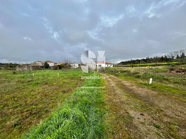 Terreno Urbano T0 - Uni�o Das Freguesias De Mou��s E Lamares, Vila Real, Vila Real - Miniatura: 10/19