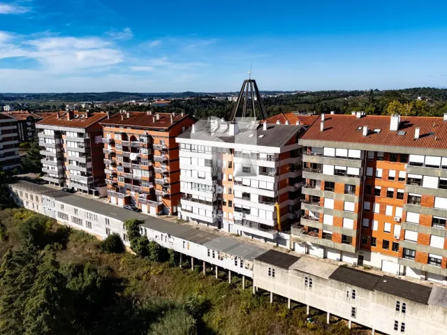 Apartamento T4 - Santo Ant�nio dos Olivais, Coimbra, Coimbra - Miniatura: 34/35
