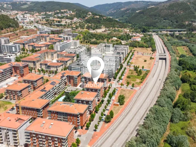 Apartamento T5 - Santo Ant�nio dos Olivais, Coimbra, Coimbra - Miniatura: 7/47