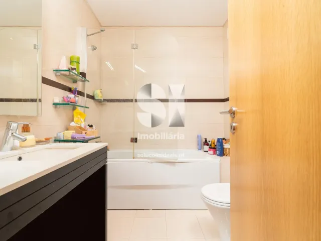 Apartamento T5 - Santo Ant�nio dos Olivais, Coimbra, Coimbra - Miniatura: 26/47