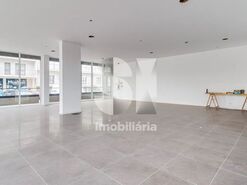 Loja T0 - Meirinhas, Pombal, Leiria - Miniatura: 18/20