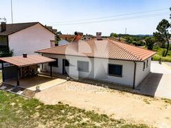 Moradia T3 - Poiares (Santo Andr�), Vila Nova de Poiares, Coimbra - Miniatura: 33/48