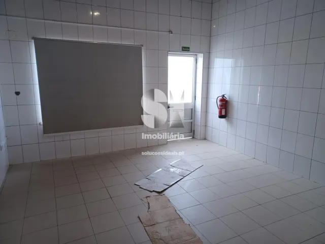 Com�rcio T0 - S�o Miguel de Poiares, Vila Nova de Poiares, Coimbra - Miniatura: 16/29