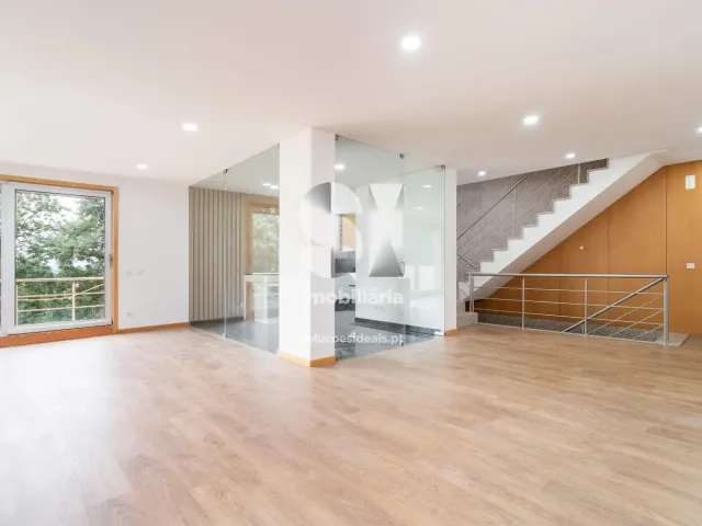 Moradia T4 - Santo Ant�nio dos Olivais, Coimbra, Coimbra - Miniatura: 3/28