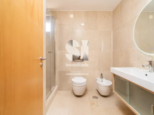 Moradia T4 - Santo Ant�nio dos Olivais, Coimbra, Coimbra - Miniatura: 14/28