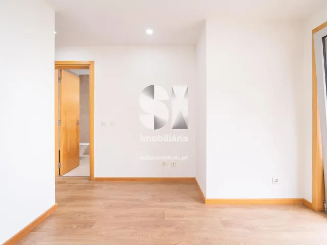 Moradia T4 - Santo Ant�nio dos Olivais, Coimbra, Coimbra - Miniatura: 19/28