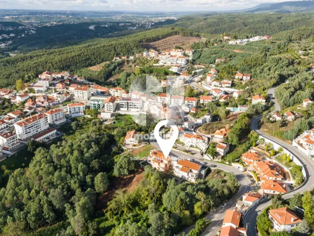 Moradia T4 - Santo Ant�nio dos Olivais, Coimbra, Coimbra - Miniatura: 27/28