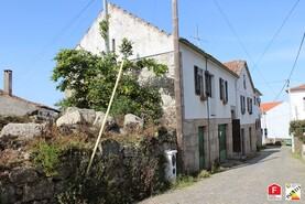 Moradia T3 - zere, Tbua, Coimbra