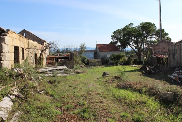 Ruina - Vila Franca da Beira, Oliveira do Hospital, Coimbra - Imagem grande
