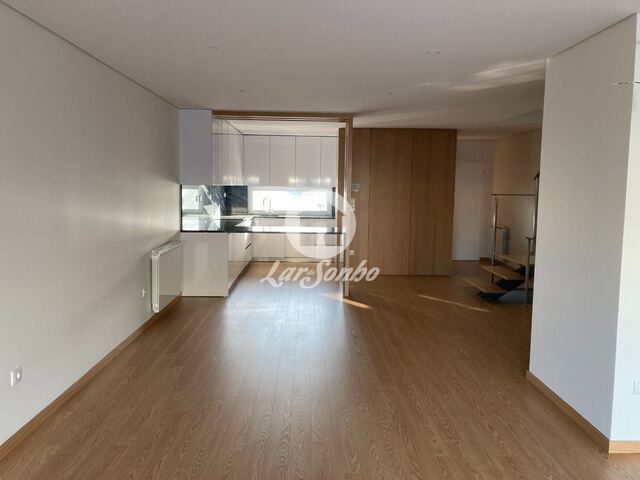 Moradia T4 - Cust�ias, Matosinhos, Porto - Imagem grande