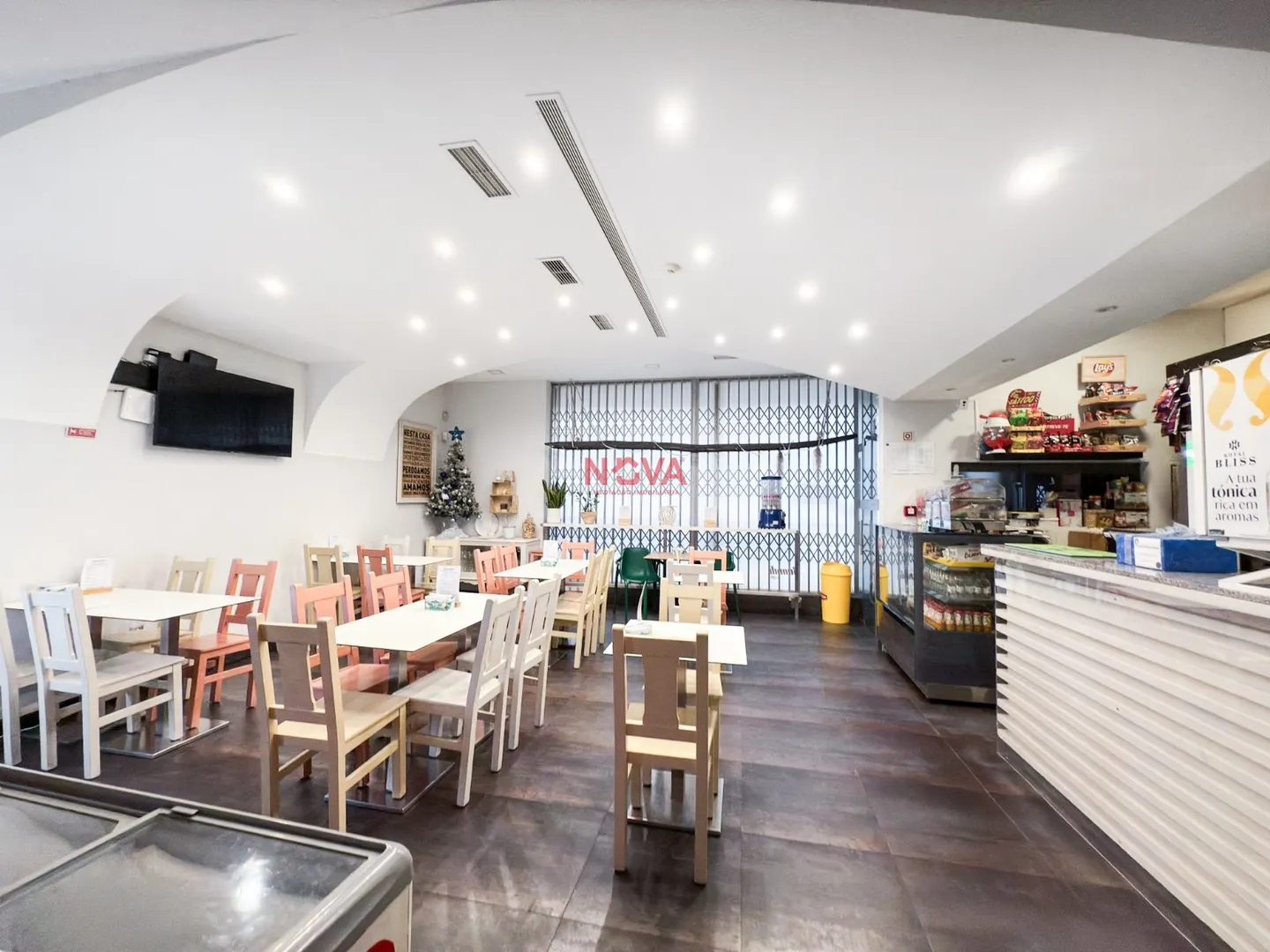 Bar/Restaurante T0 - Ermesinde, Valongo, Porto - Miniatura: 2/9