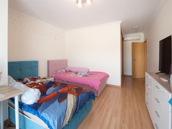 Apartamento T2 - P�voa de Santo Adri�o, Odivelas, Lisboa - Miniatura: 13/39