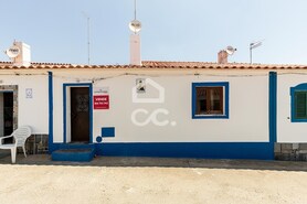 Moradia T1 - Santa B�rbara de Padr�es, Castro Verde, Beja