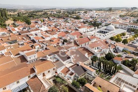 Moradia - Nossa Senhora da Concei��o e S�o Bartolomeu, Vila Vi�osa, �vora - Miniatura: 60/65
