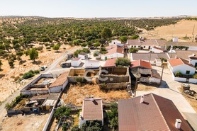 Moradia T2 - Alcaria Ruiva, M�rtola, Beja - Miniatura: 20/31