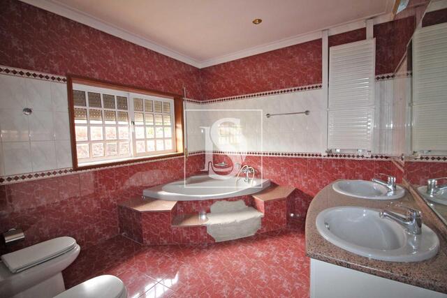 Moradia T4 em Guimar�es