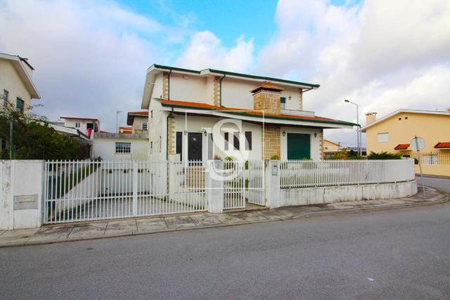 Moradia T5 em Vila Nova de Famalicão
