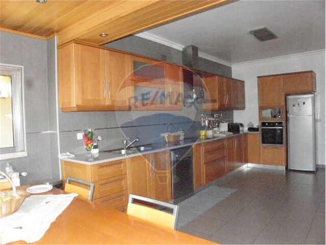 Moradia T4 em Torres Novas