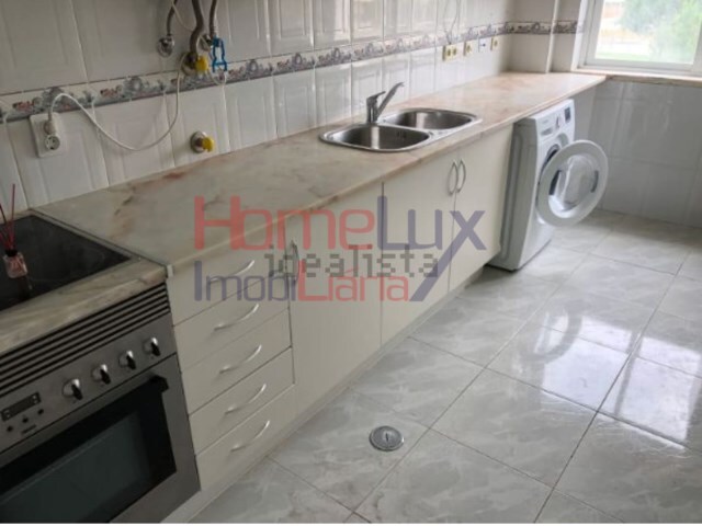 Apartamento T2 em Montijo