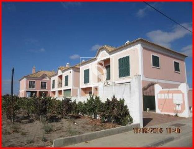 Moradia T5 em Alpiar�a