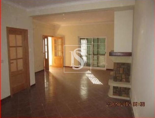 Moradia T5 em Alpiar�a