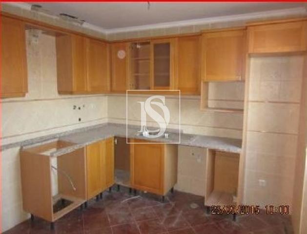 Moradia T5 em Alpiar�a