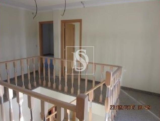 Moradia T5 em Alpiar�a