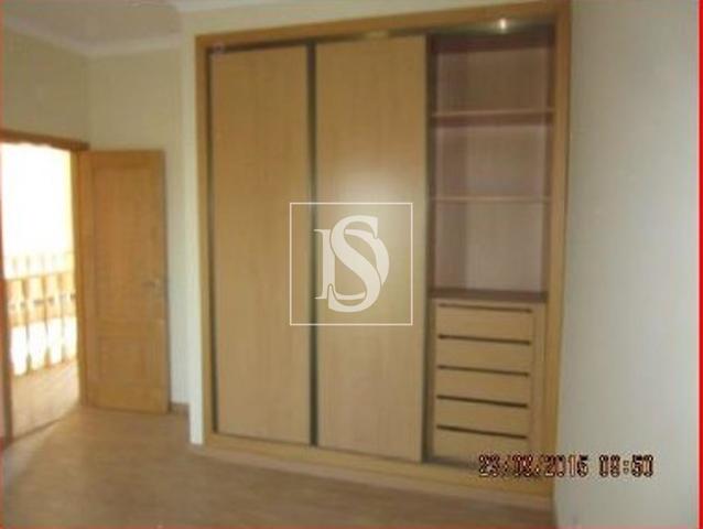 Moradia T5 em Alpiar�a