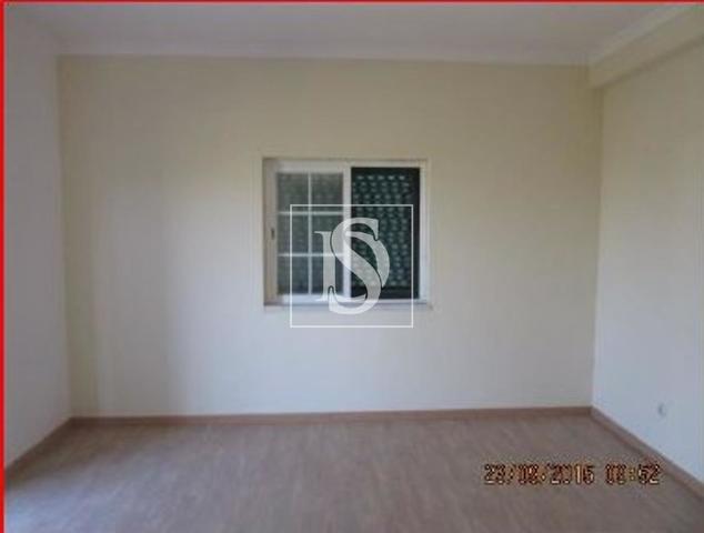 Moradia T5 em Alpiar�a