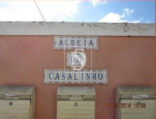 Moradia T5 em Alpiar�a