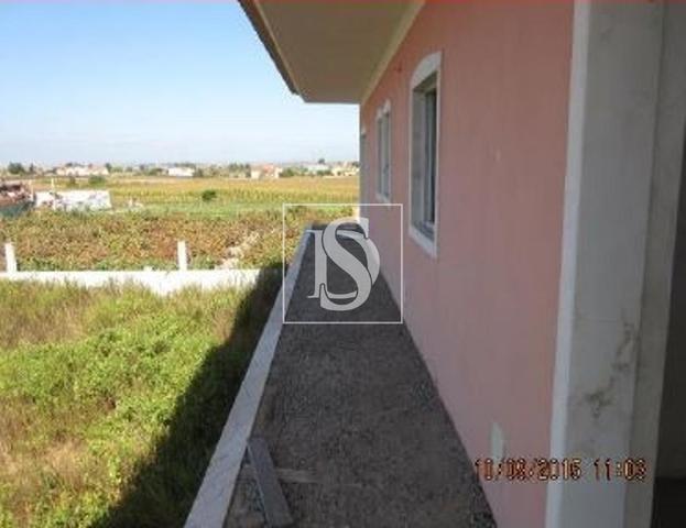 Moradia T5 em Alpiar�a