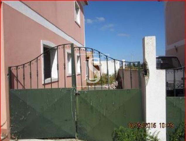 Moradia T5 em Alpiar�a